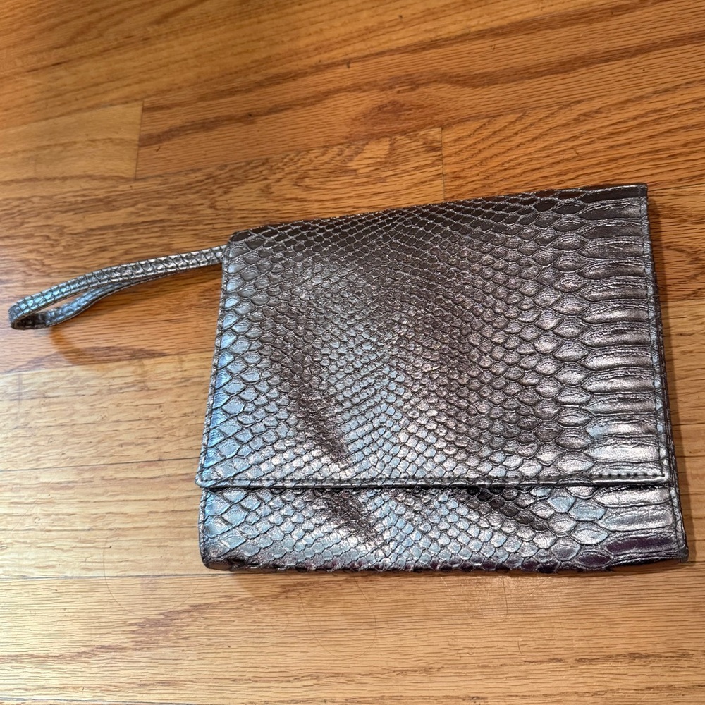 Metallic clutch